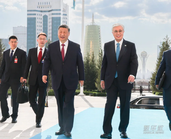 习近平同哈萨克斯坦总统托卡耶夫会谈